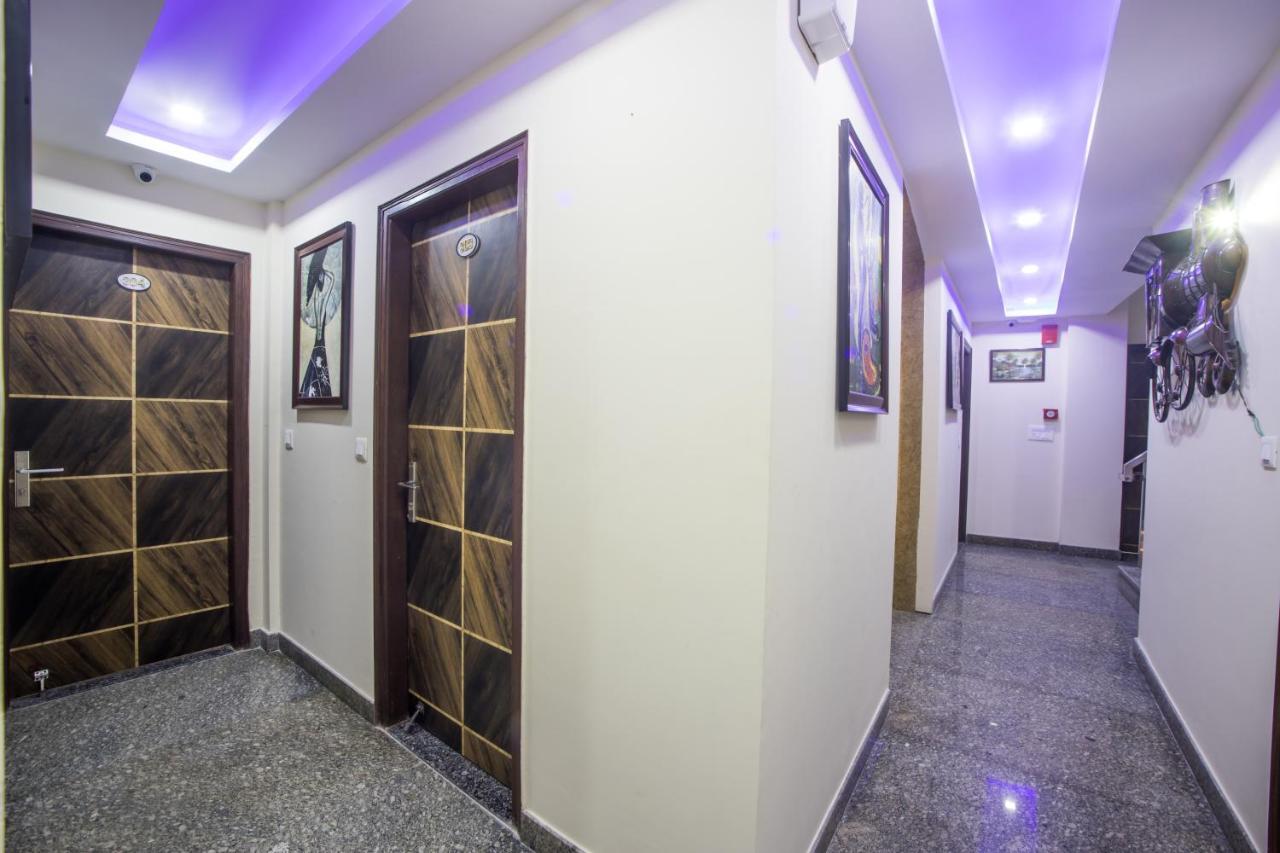 Hotel Harsha International Ню Делхи Екстериор снимка