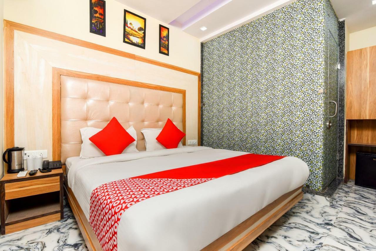 Hotel Harsha International Ню Делхи Екстериор снимка