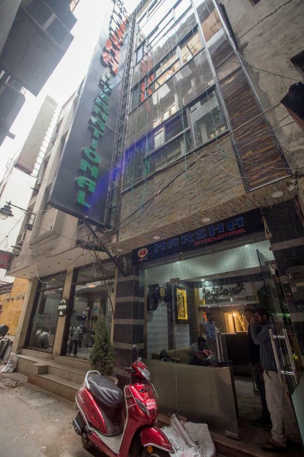 Hotel Harsha International Ню Делхи Екстериор снимка